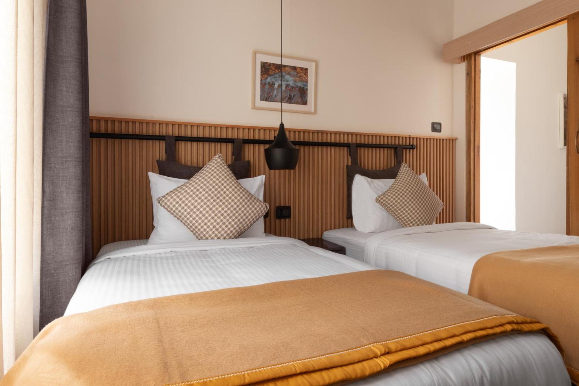 Hotel Dralha Тхимпху Екстериор снимка