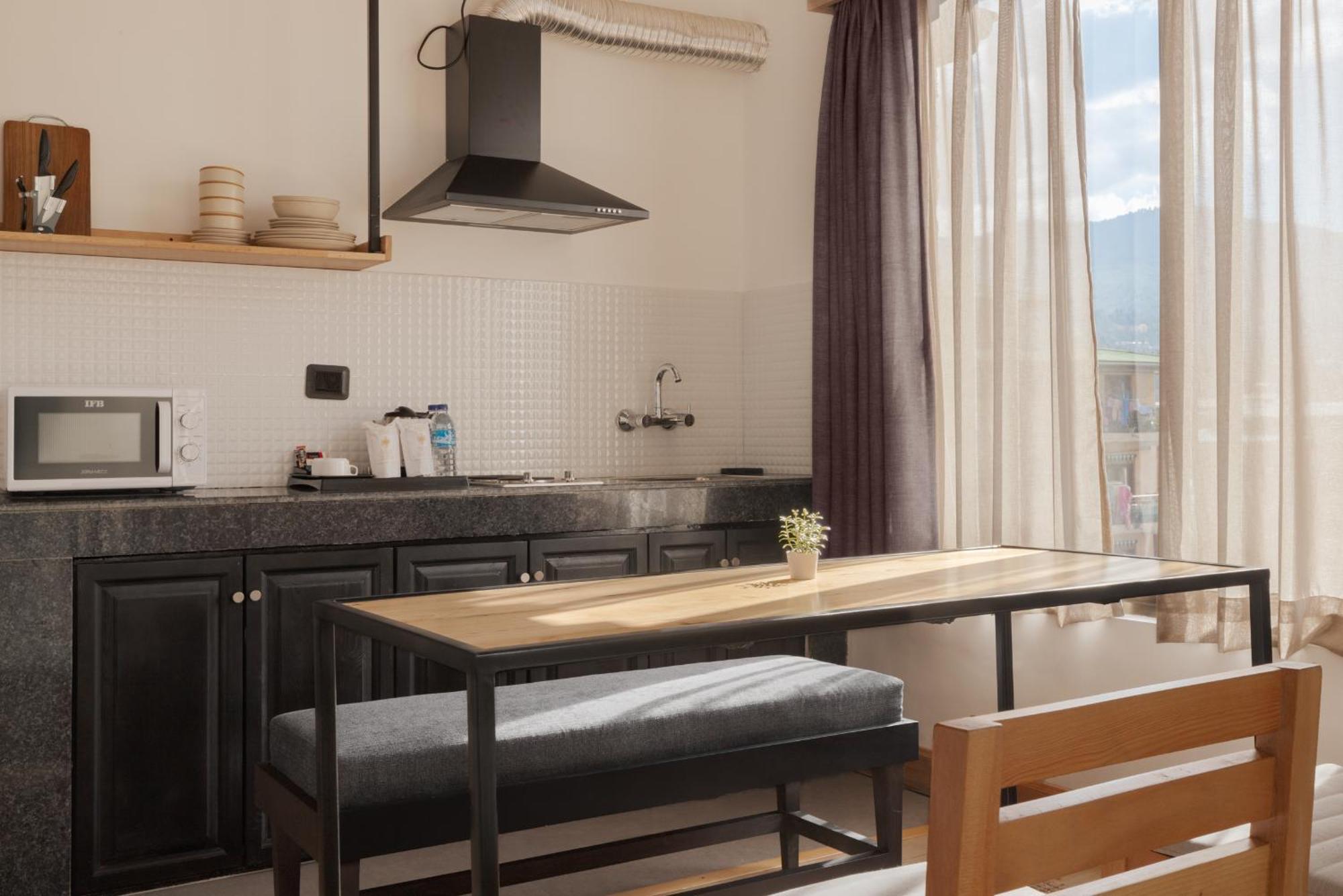 Hotel Dralha Тхимпху Екстериор снимка
