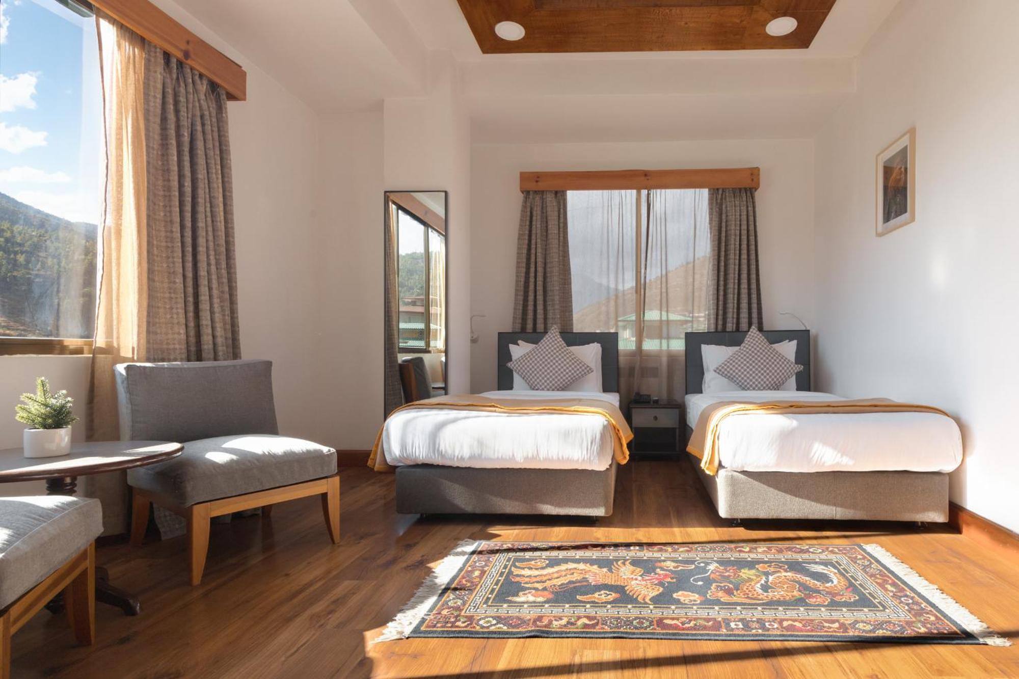 Hotel Dralha Тхимпху Екстериор снимка