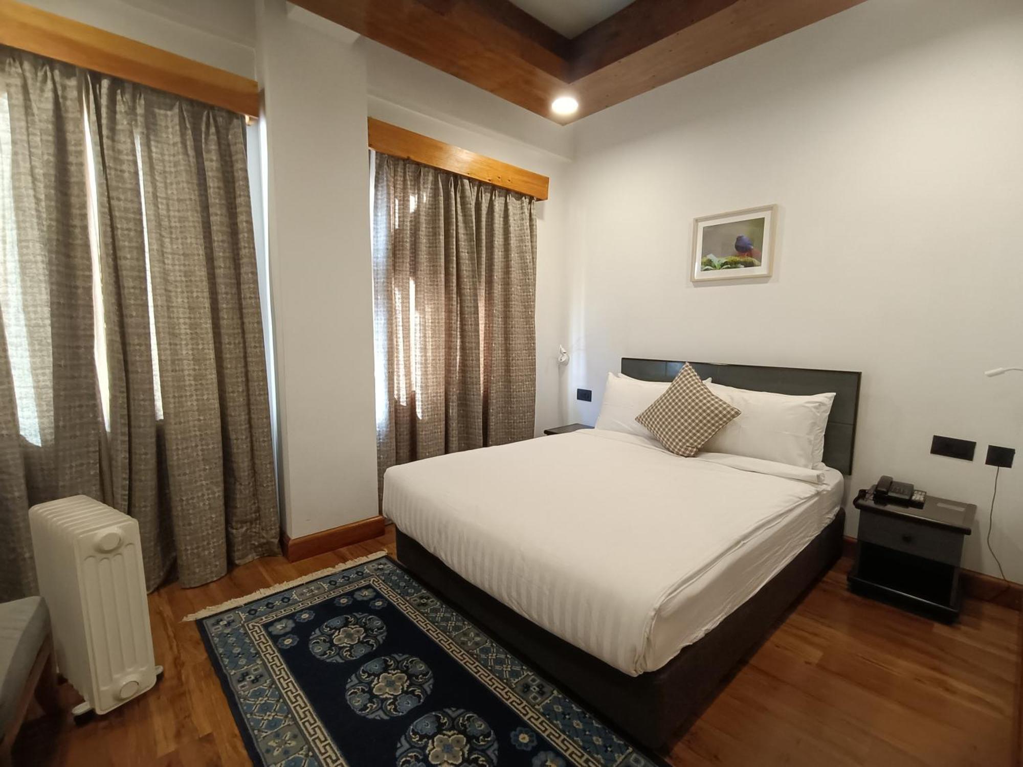 Hotel Dralha Тхимпху Екстериор снимка